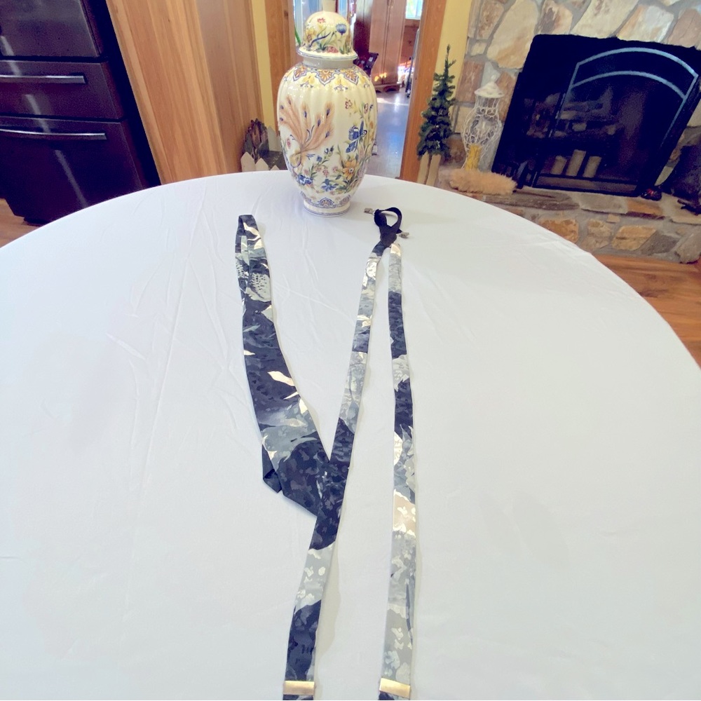 Vtg City streets tie with matching suspenders.